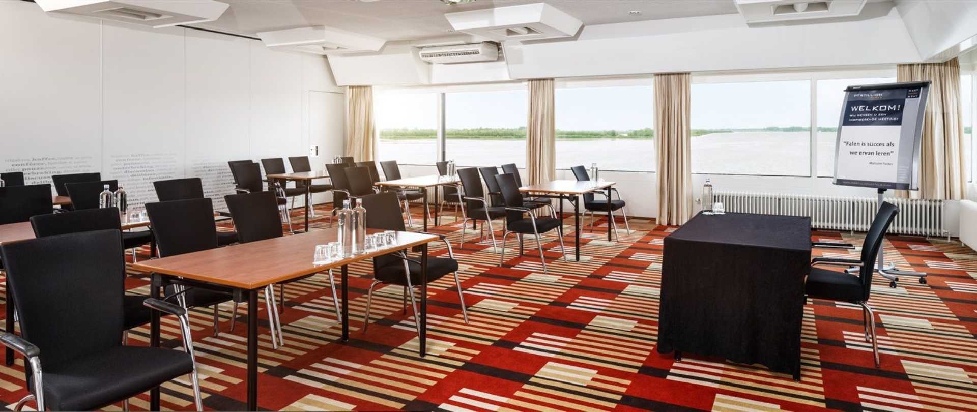 Postillion Hotel 3*